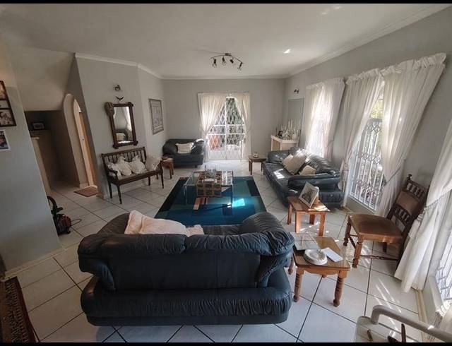 4 BEDROOM HOUSE FOR SALE IN WAVECREST